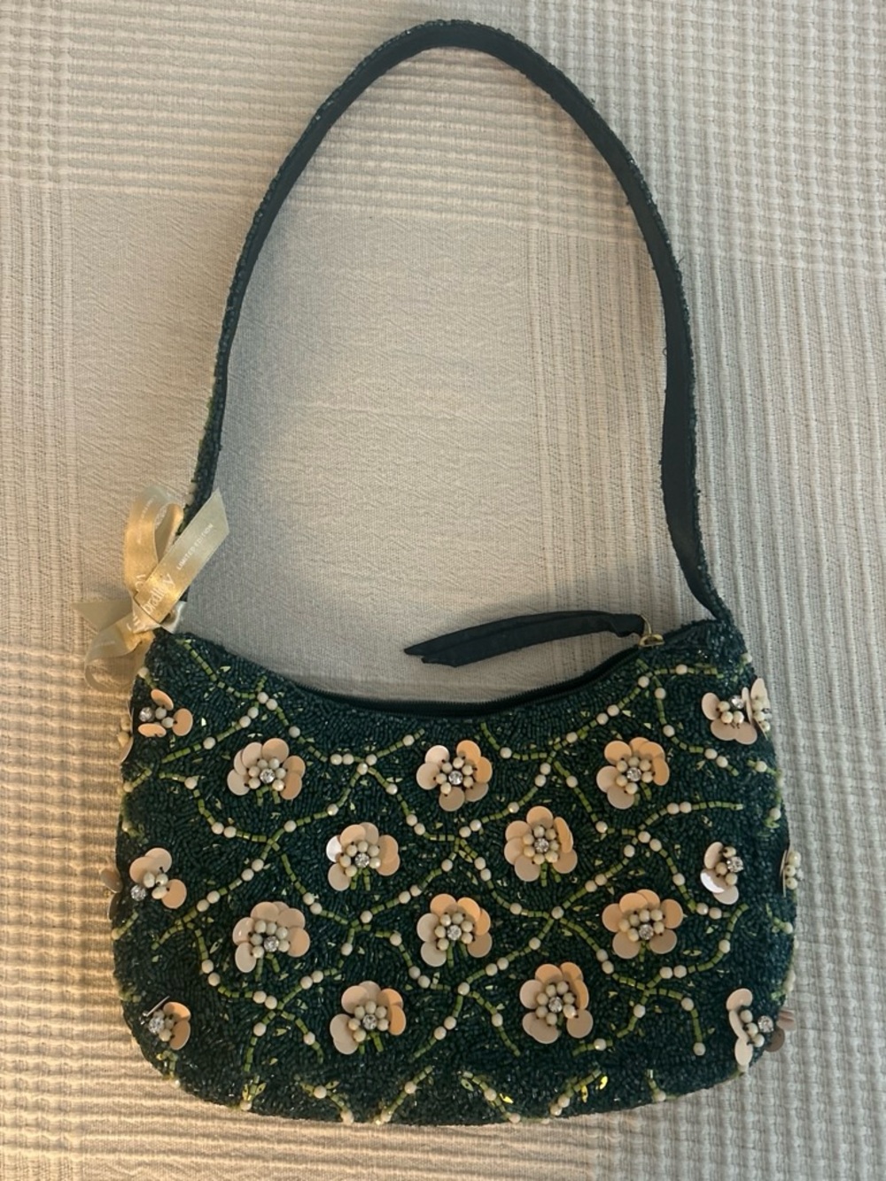 NWOT Vera Bradley “Mistletoe” green beaded purse